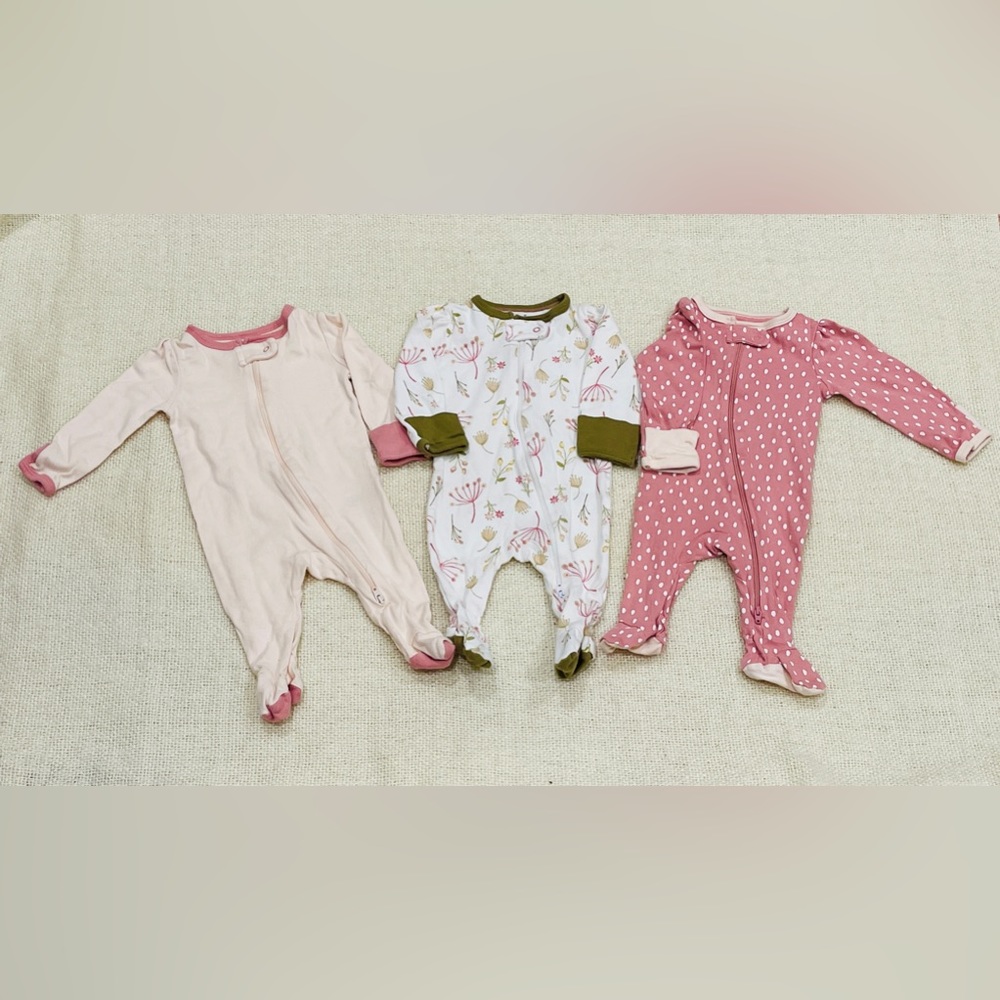 Bundle. Baby girl clothes. 0-3 months. Set of 3 onesies. Cloud Island.